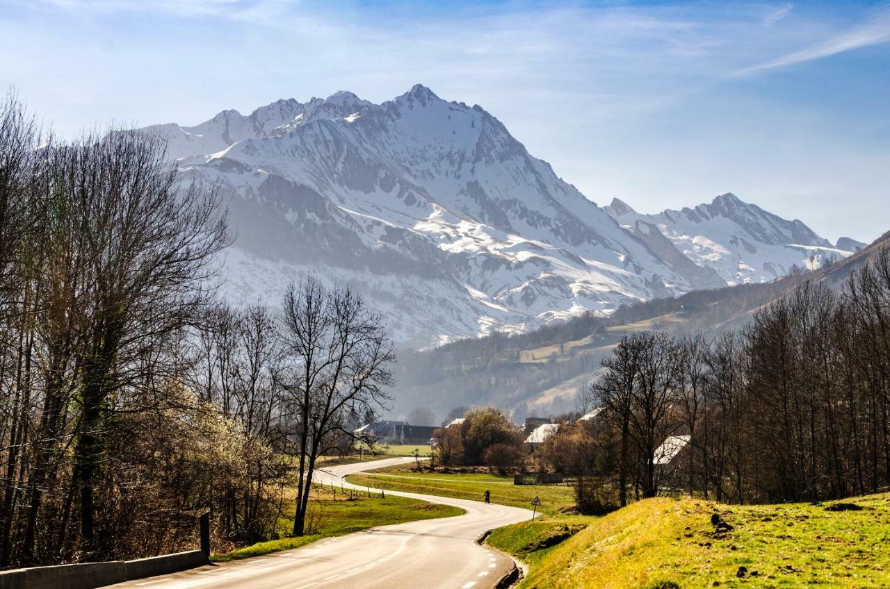 Pyrenees Cycling Lodge Saint-Savin (Hautes-Pyrenees) Bagian luar foto
